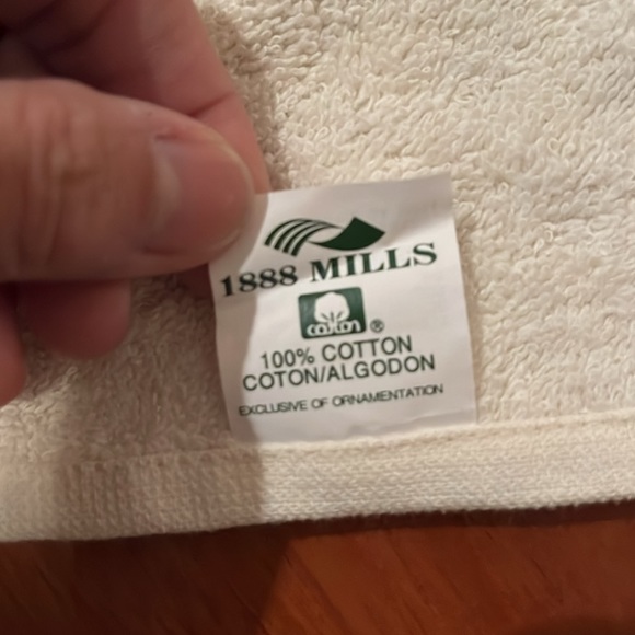 2 Brand New Kitchen Hand Towels with Tie - Bear/Cabin - Picture 6 of 7